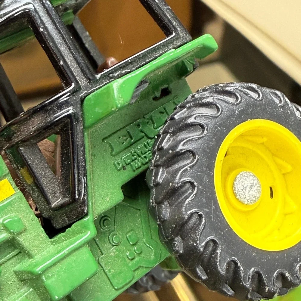 Ertl John Deere Ford Tractor Diecast Farm Toys. 1/64 - vintage lot of 3